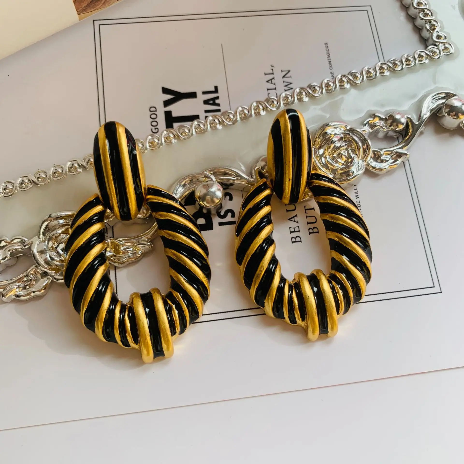 Vintage Exaggerated Style Black Earrings Droplet shaped Ear Clips