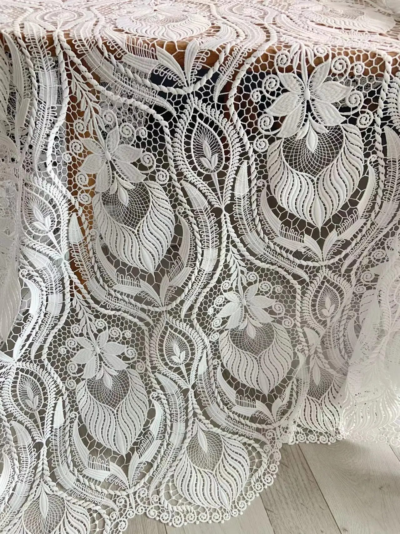 

1 Yard Off White Venice Lace Fabric Guipure Cord with Elegant Flower for Dress Accessories,DIY Cloth Supplies