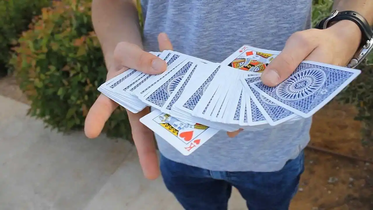 

Sailboat by Idan Kaufman, Magic tricks (Magic instruction)