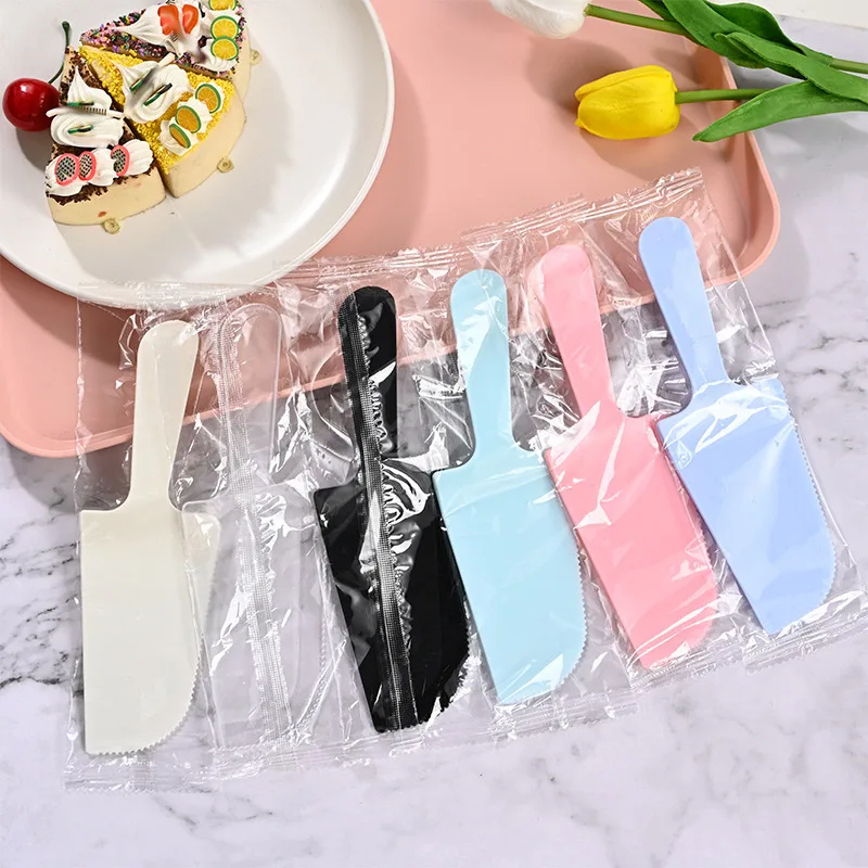 Disposable Plastic Knives Individually Packaged Tableware Serrated Cake Knife Desserts Tools 5Pcs/Set