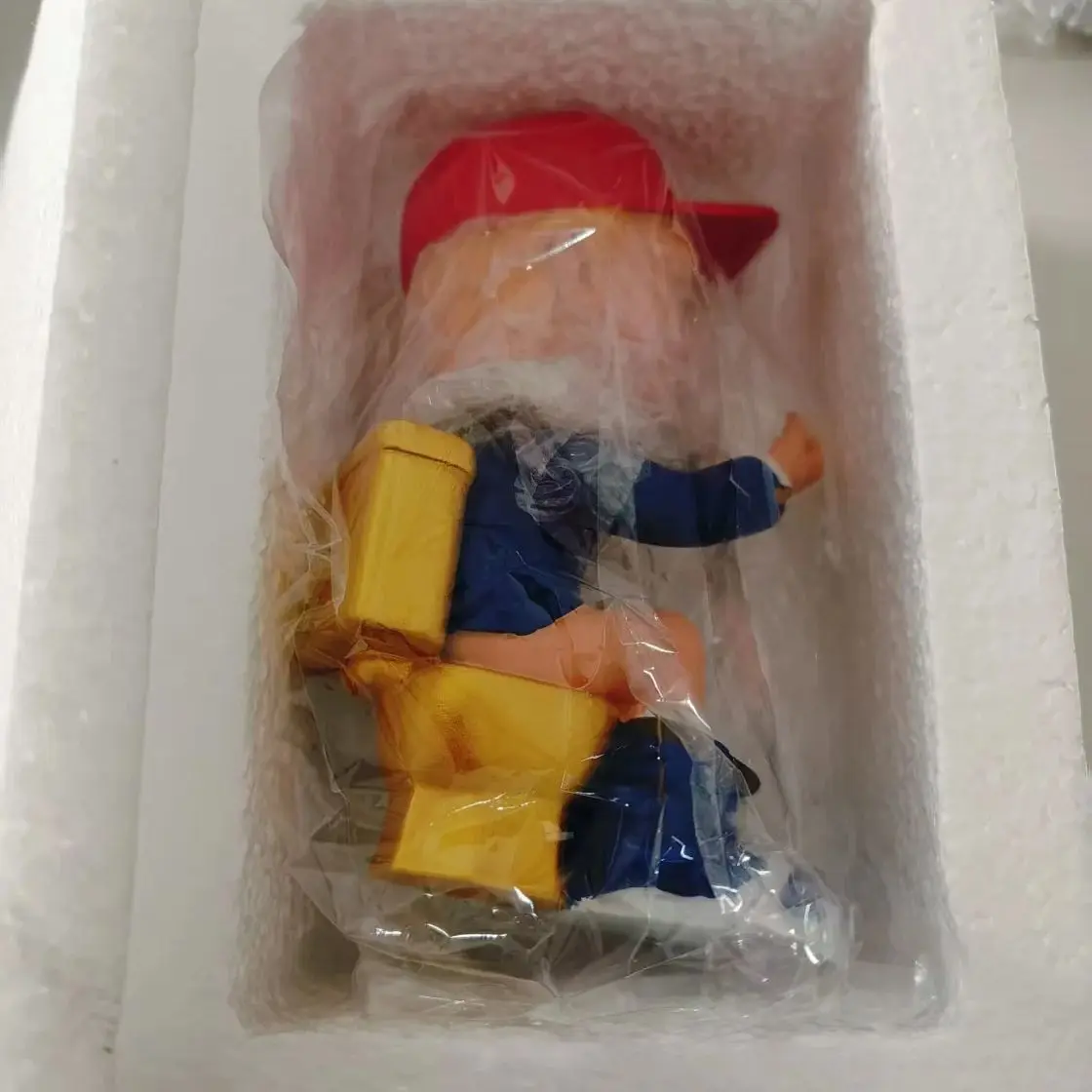 Resin Crafts Creative Trump Toilet Desktop Car Decoration