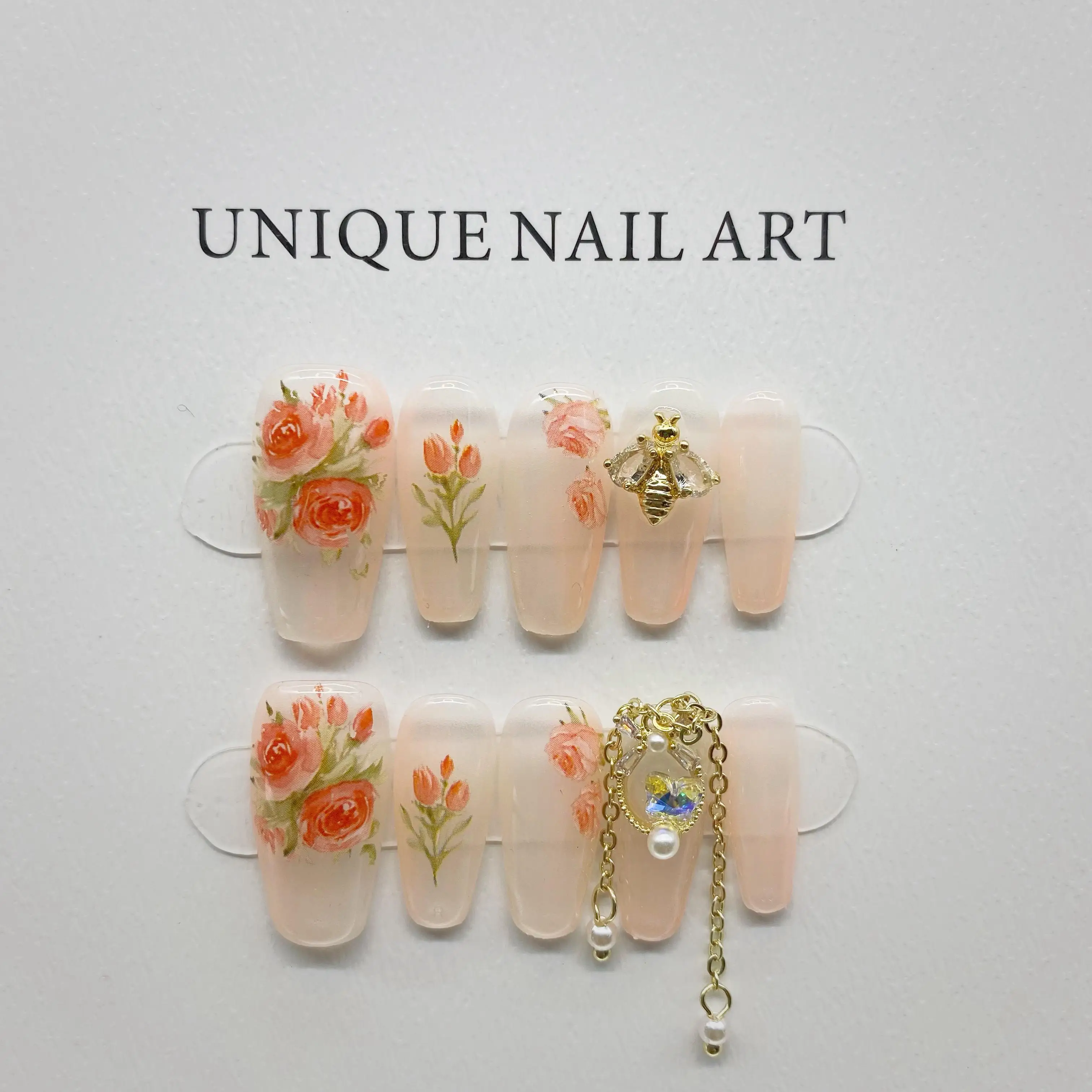 

Rose Garden Alloy Zirconia Embellished Detachable Reusable High-Quality Luxurious Whitening Handmade Press On Nails.No.E001