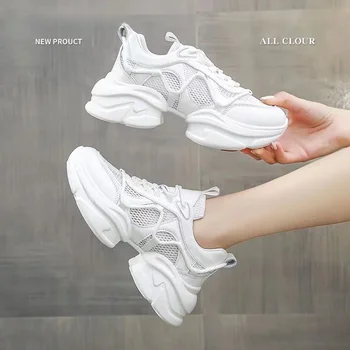 2024 새로운 여름 야외 캐주얼 운동화 여성의 통기성 메쉬 스포츠 신발 노인 스타일 운동화 유행 레저