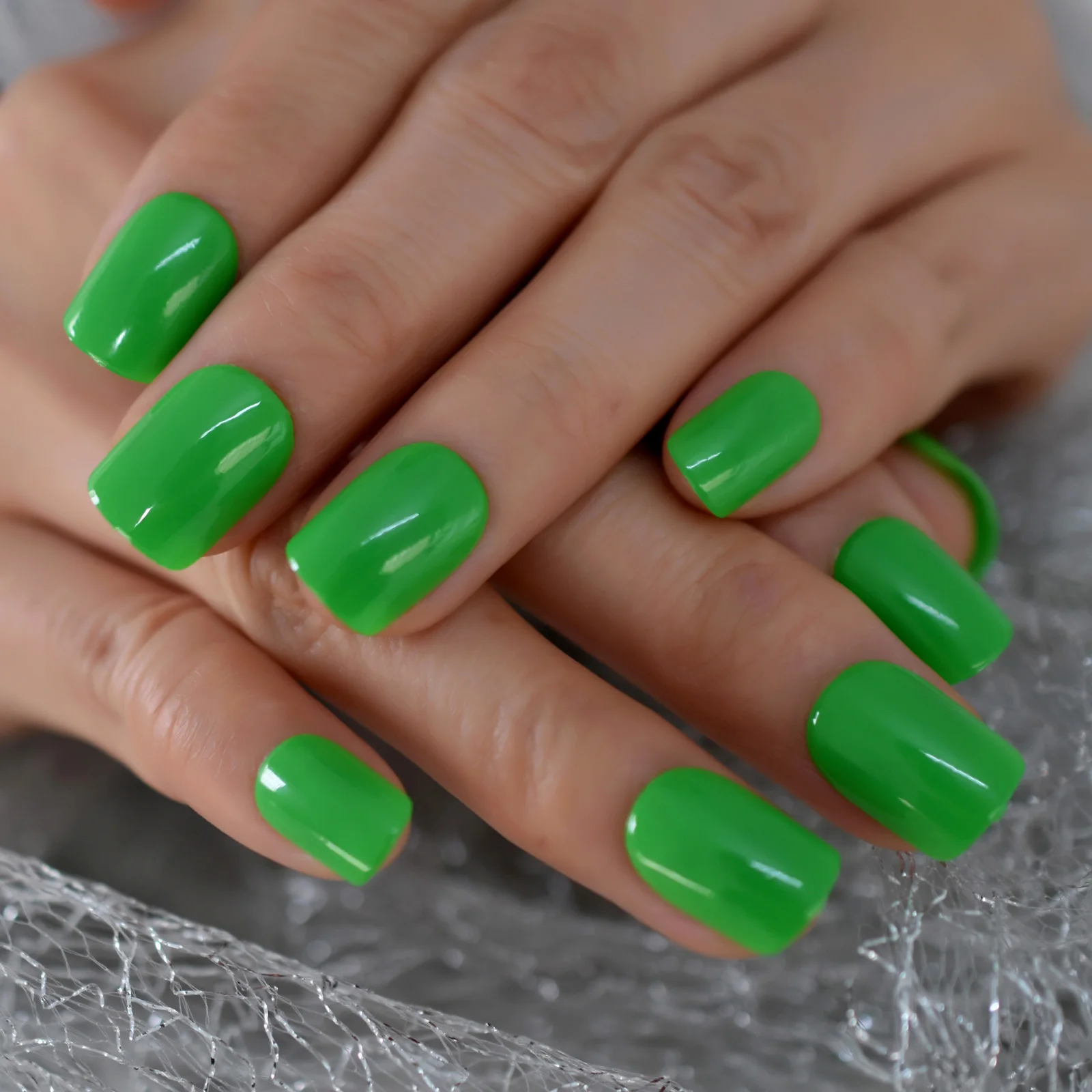 Vibrant Green Solid Soft Gel Glue on Nails Short Squoval – NOUMAY LIMITED