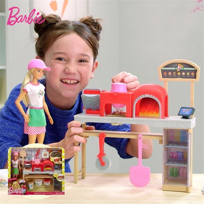 barbie q hace pizza