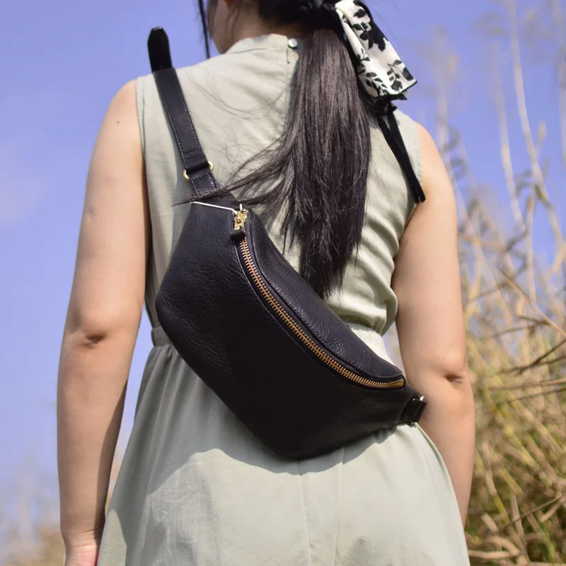 

Мужской кожаный кросс-боди AETOO, с одним плечом, маленькая нагрудная клетка из Баотоу, очень простой модный спортивный Универсальный Моби для отдыха