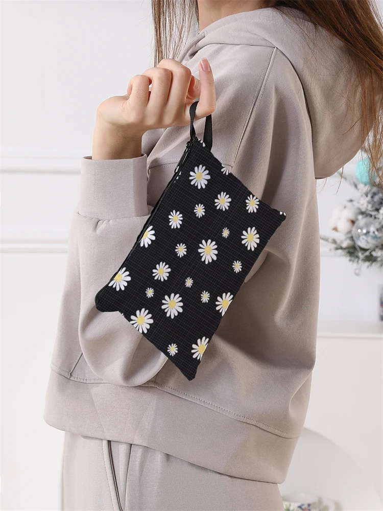 Ladies' Foldable Cartoon Daisy Shopping Bag Foldable Storage Reusable Easy to Carry Capacity Handbag