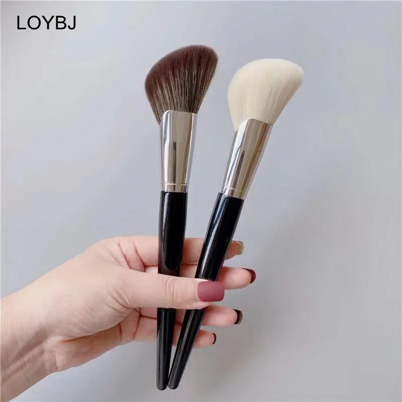 LOYBJ Face Contour Makeup Brushes Fan-shaped Professional Powder Blush Highlighter Bronzer V Face Silhouette Cosmetic Brush Tool 1