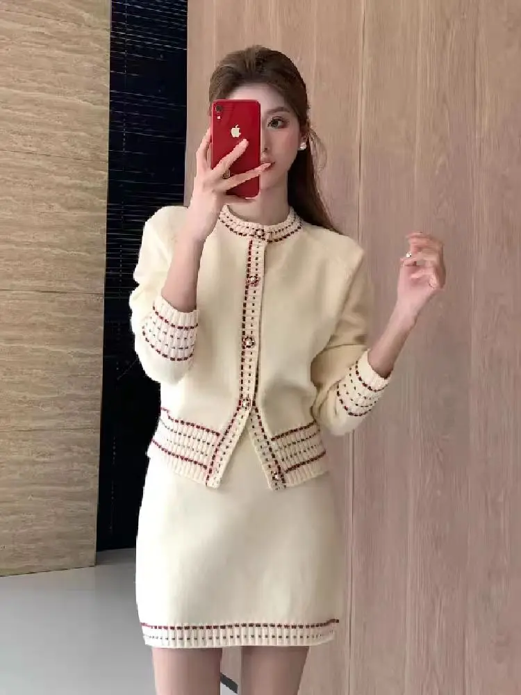 2024 New Sandros Sweater Women's Suit Skirt Y2K Korean Style Fall/Winter Lazy Style Women's Off White Knitted Sweater Cardigan