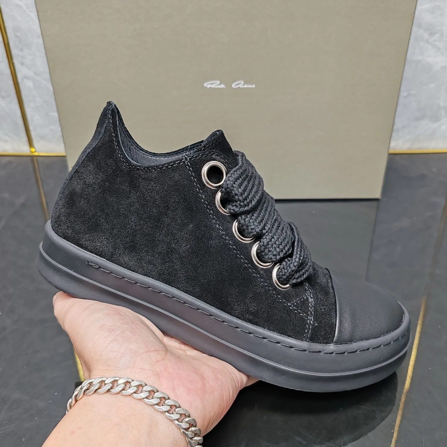 Ricks shoes soft cow suede low-top shoes black frosted top layer cowhide casual shoes simple student shoes couple shoes. 6