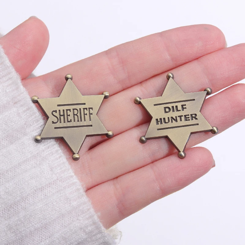 Sheriff Dilf Hunter Emaille Pins antike Bronze Broschen Knopf Abzeichen Cartoon Schmuck Geschenk für Fans Freunde