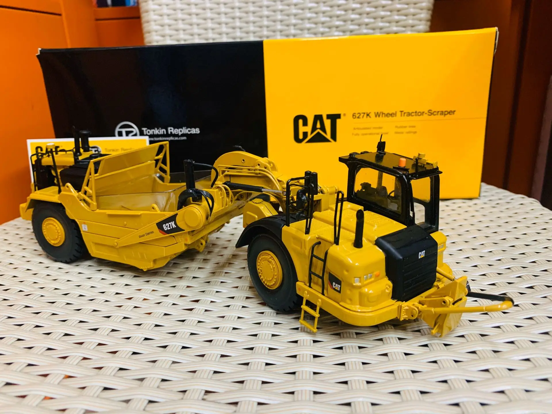 CCM 1/48 CAT 637K WHEEL TRCATOR-COAL