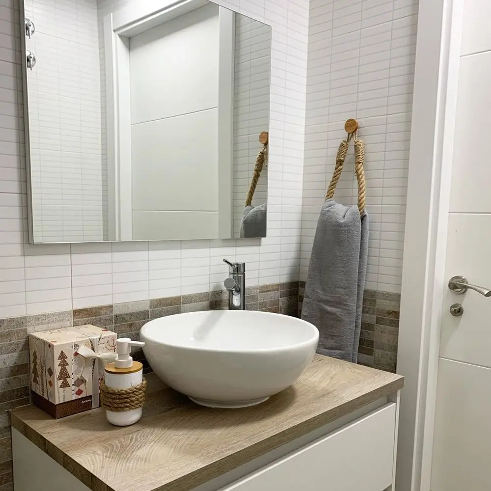 Toliet Paper Holder Wall Mounted Nail-free Home Hotel Decoration Paper Towel Rack Movable Suction Cup Toilet Accessories