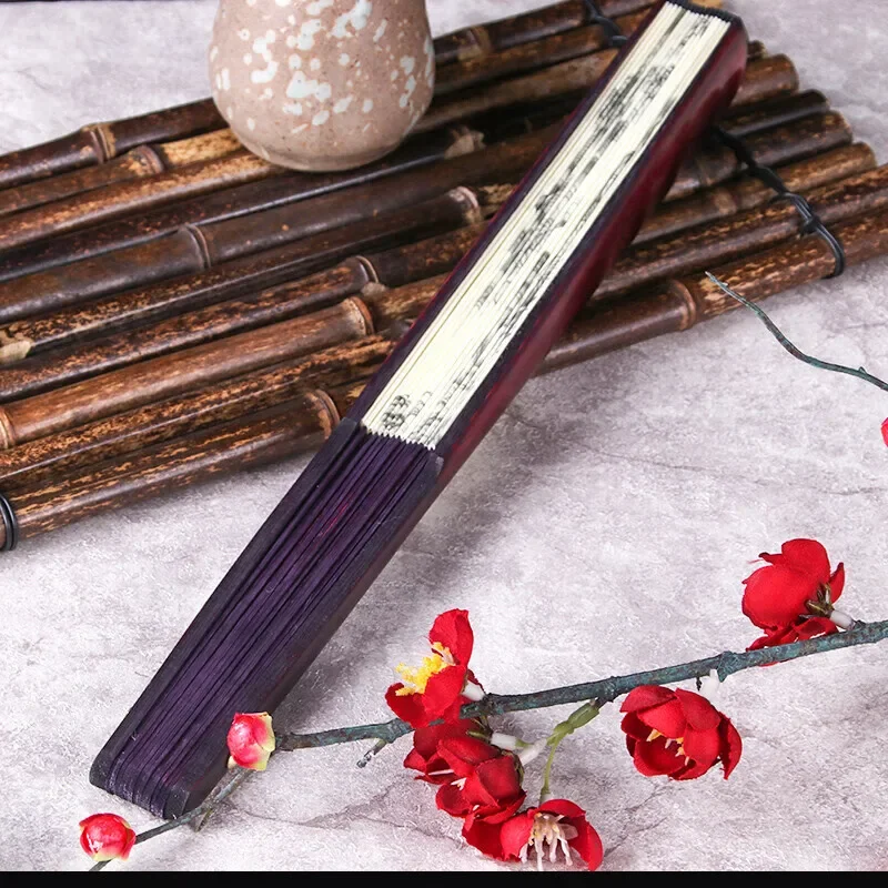 Рисунок 3 - Персонализированный праздничный складной веер Hanfu