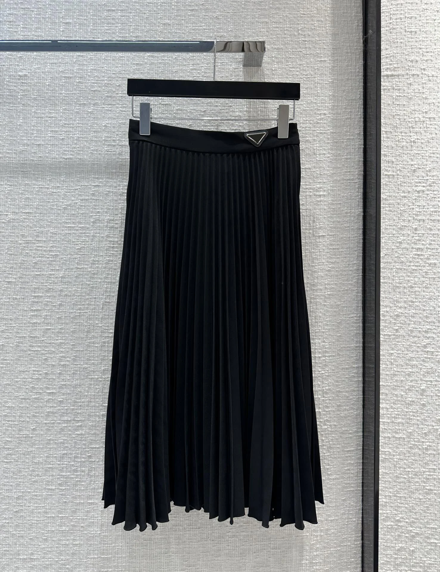 

2023 New spring and summer pleated long half skirt. Retro style