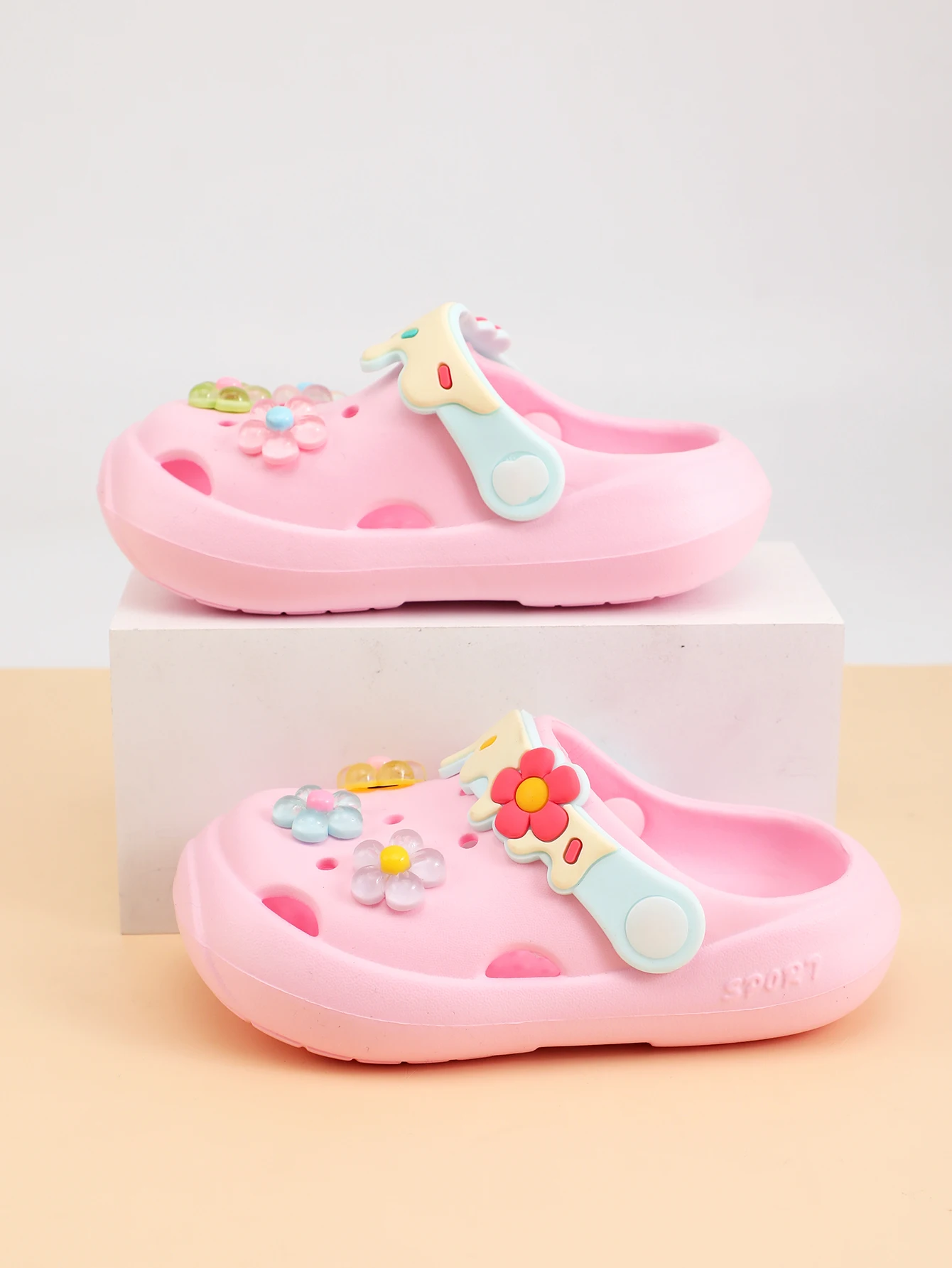 Children's Slippers Fashion Cute Flower Girl Sandals Breathable Non-slip Indoor and Outdoor Garden Beach Slippers Outdoor Sports