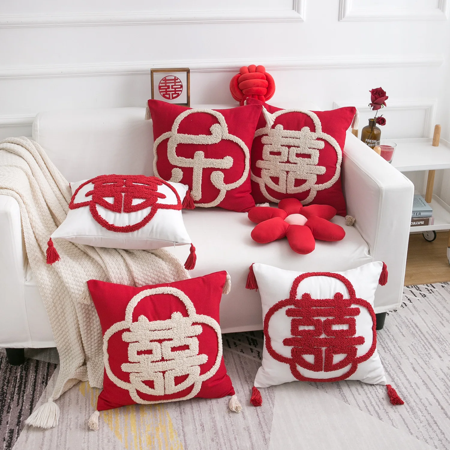 

Chinese Style 3D Velvet Pillowcase Red Double Happiness Pillow Case Cover Happy Character Red Sofa Embroidery Wedding Pillowcase