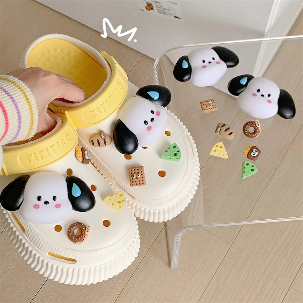 Ins Sweaty Little Dog Hole Garden Shoes Summer Creative Thick Soles Hollou Out Sandals Female Slipper Beach Water Shoes