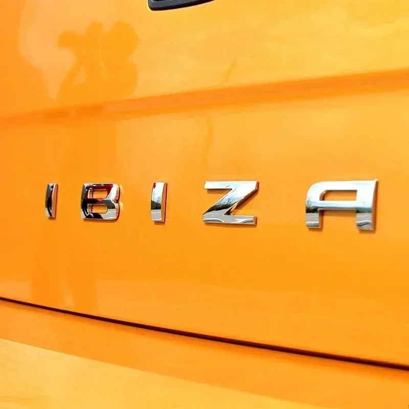 1pcs 3D 금속 자동차 시트 용 IBIZA Leon Cupra Altea 레터링 디자인 배지 엠블럼 리어 트렁크 바디 스티커 장식 액세서리