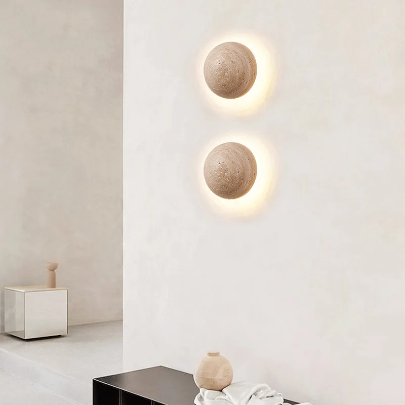 الحديثة الحد الأدنى وابي سابي الجدار ضوء الترافرتين الأصفر الكهف حجر الجدار مصباح لفندق فيلات المناطق بجانب حمام السباحة غرفة نوم ديكور المنزل