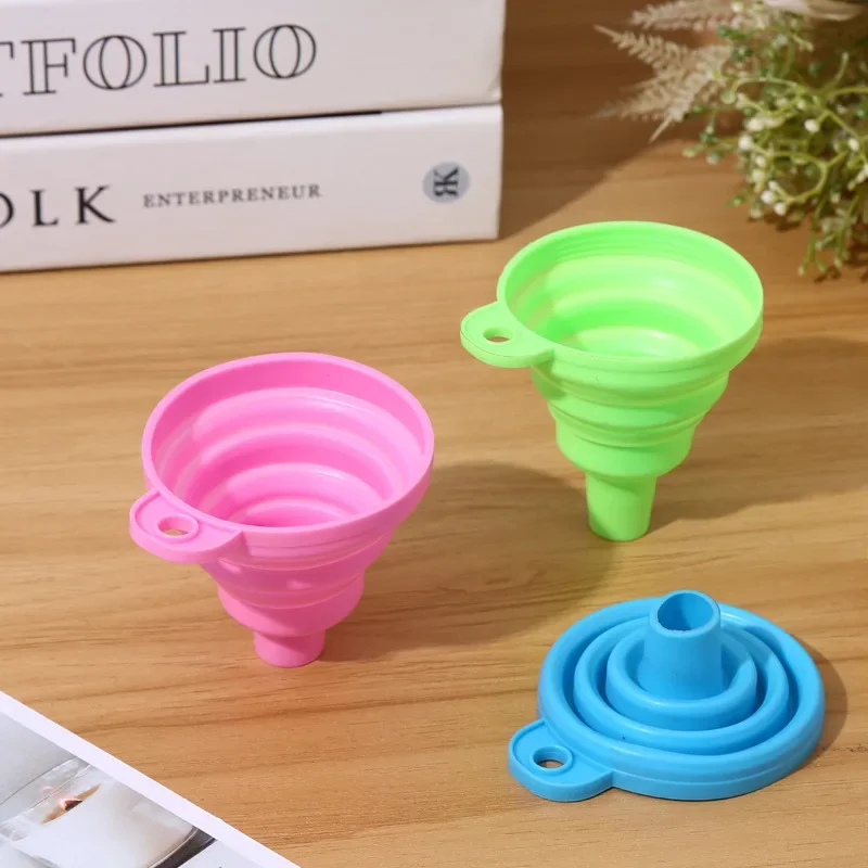 Silicone Folding Funnel Multifunctional Portable Mini Kitchen Retractable Oil Leak Household Liquid Dispenser Kitchen Utensils
