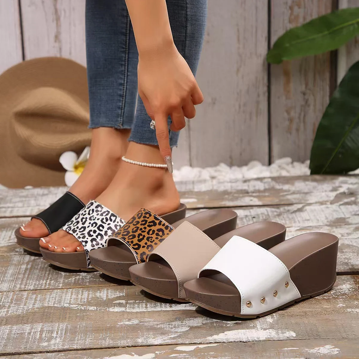Women's Thick Bottom Wedge Sandals 2025 Summer Pu Leather Chunky Platform Slippers Woman Plus Size 43 Lightweight Outdoor Slides
