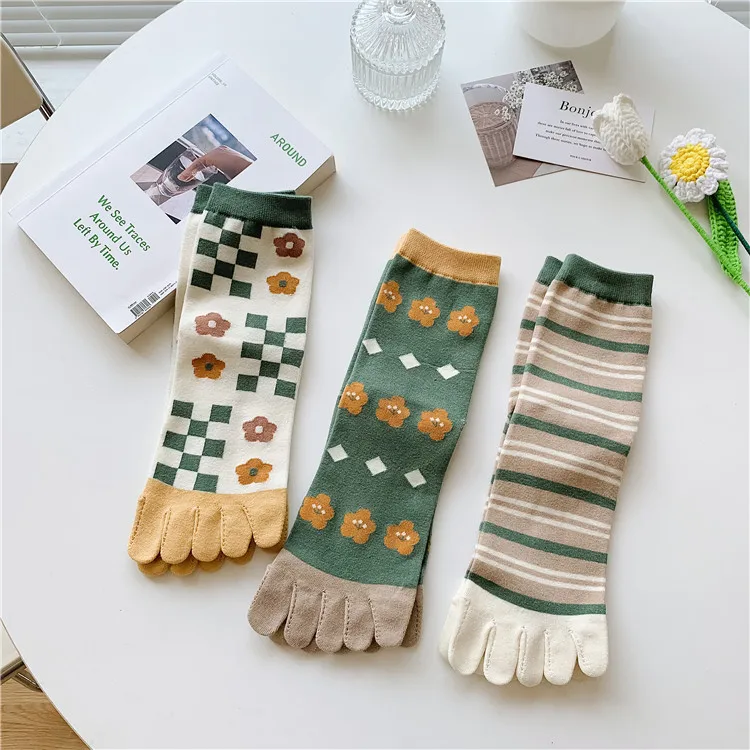 1 Paar Damen-Socken mit fünf Zehen und geteilten Zehen, bunte Tulpenblumen, weiche Baumwolle, Mädchen-Fünf-Finger-Mittelrohrsocken, Outdoor-Sportsocken – Detail 16