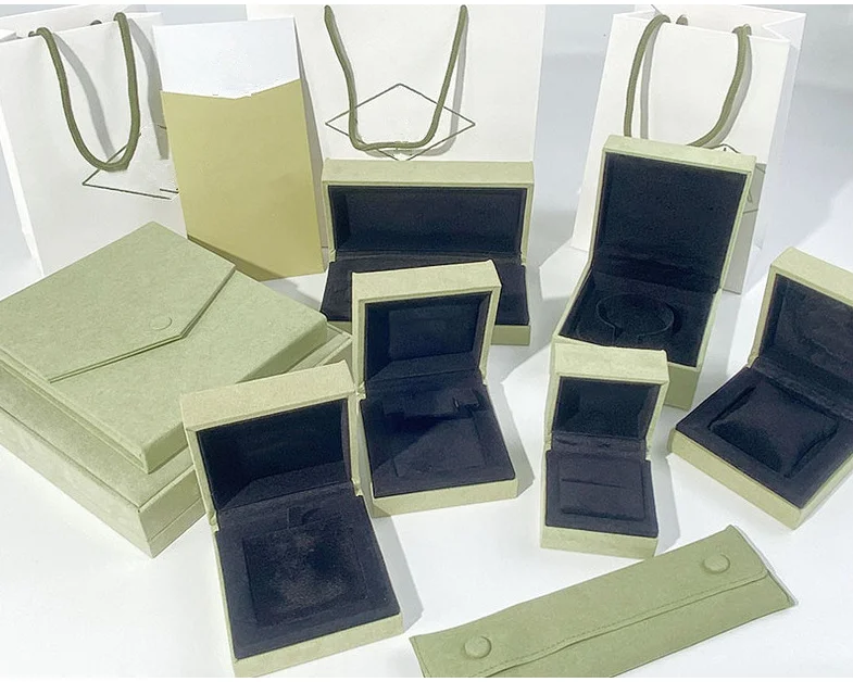 

New Latest Fashion Jewelry original buckskin Display gift box V-C-A Bracelet Case Beaded ring earrings NECKLACE Pendant