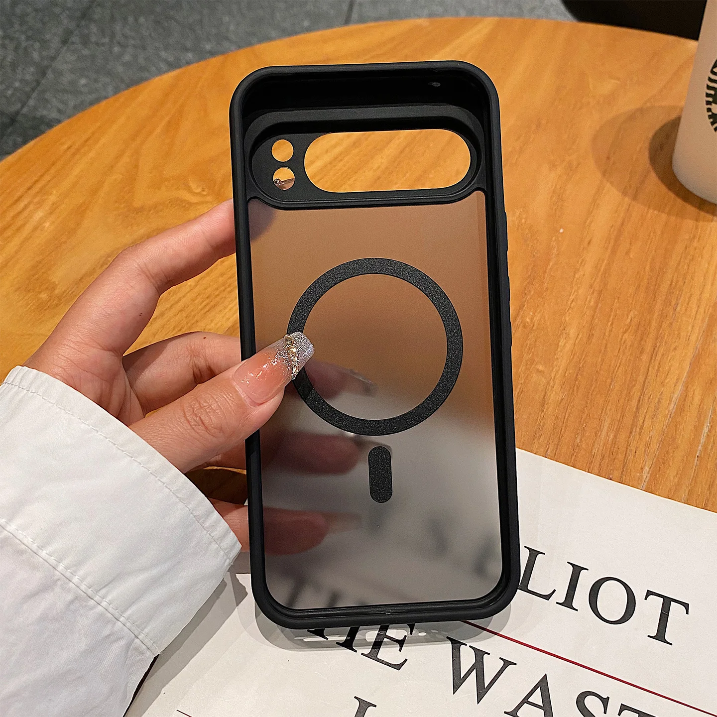 Luxury Matte Clear Shockproof Magnetic Bumper Case with Simple Armor Cover