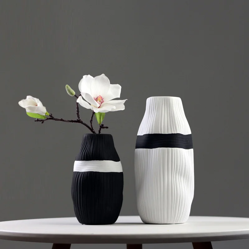 

Creative Black and White Striped Ceramic Vase Dried Flowers Living Room Decoration Classic Countertop Vase Home Decoration Gift