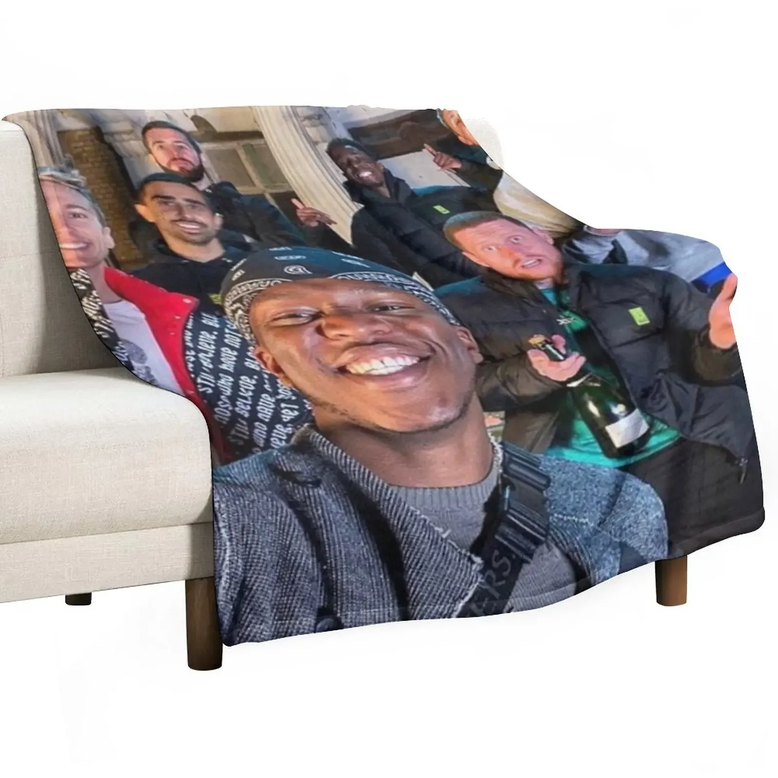 

Cute Sidemen Group Photo Throw Blanket Luxury Thicken Blankets For Sofas Beautifuls Blankets