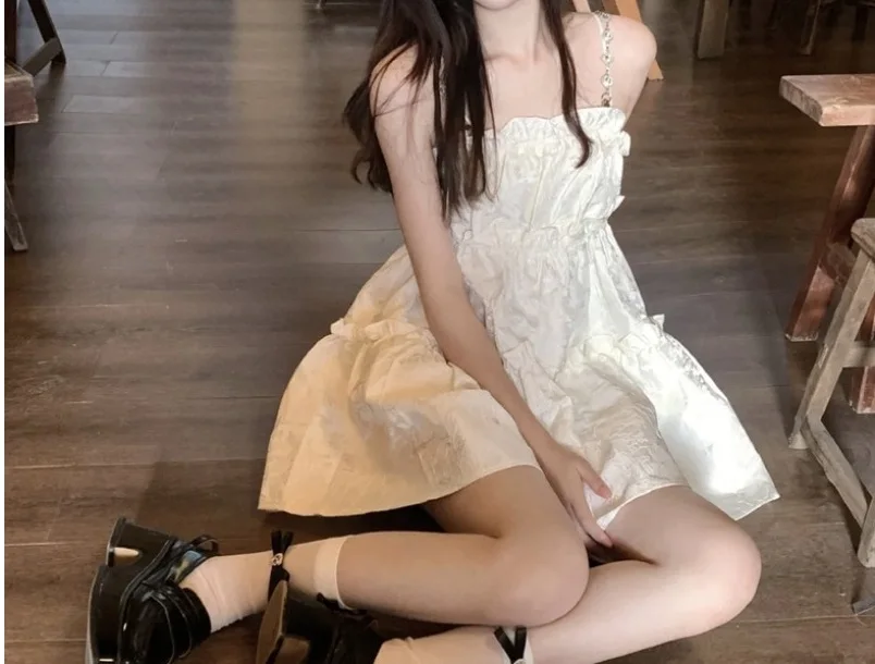 

Strap Dress Summer Women's Design Sense Small Style Water Diamond Heavy Craft Advanced Sense High Waist White Fluffy Skirt
