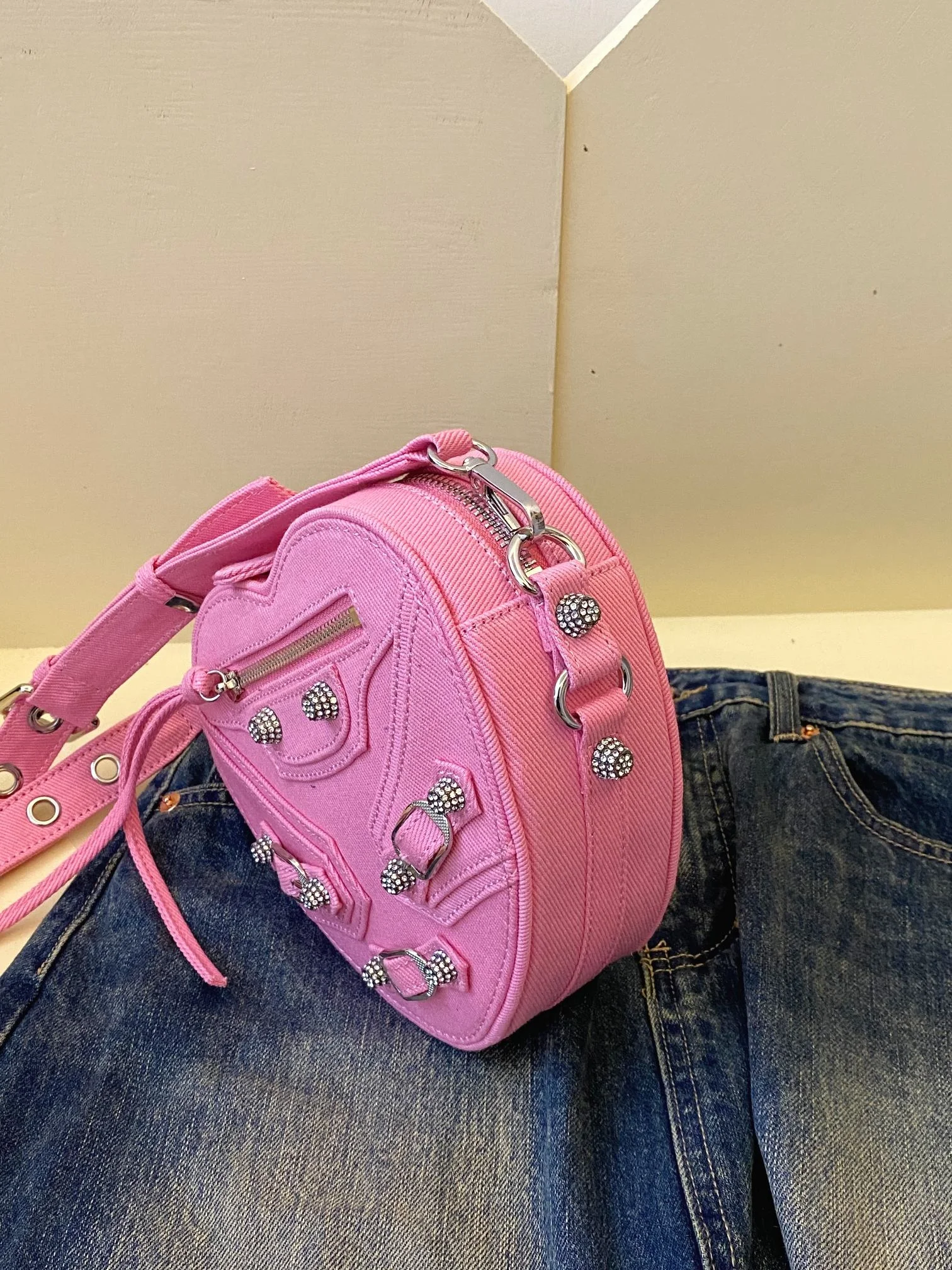 2023 New Women's Denim Love Shape Bag Ins Ladies Rivet Motorcycle Bag Retro Fashion Adult PU Shoulder Messenger Bag