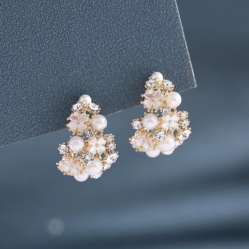 Mother of Pearl Leaf Cluster Earrings | LUNESSA