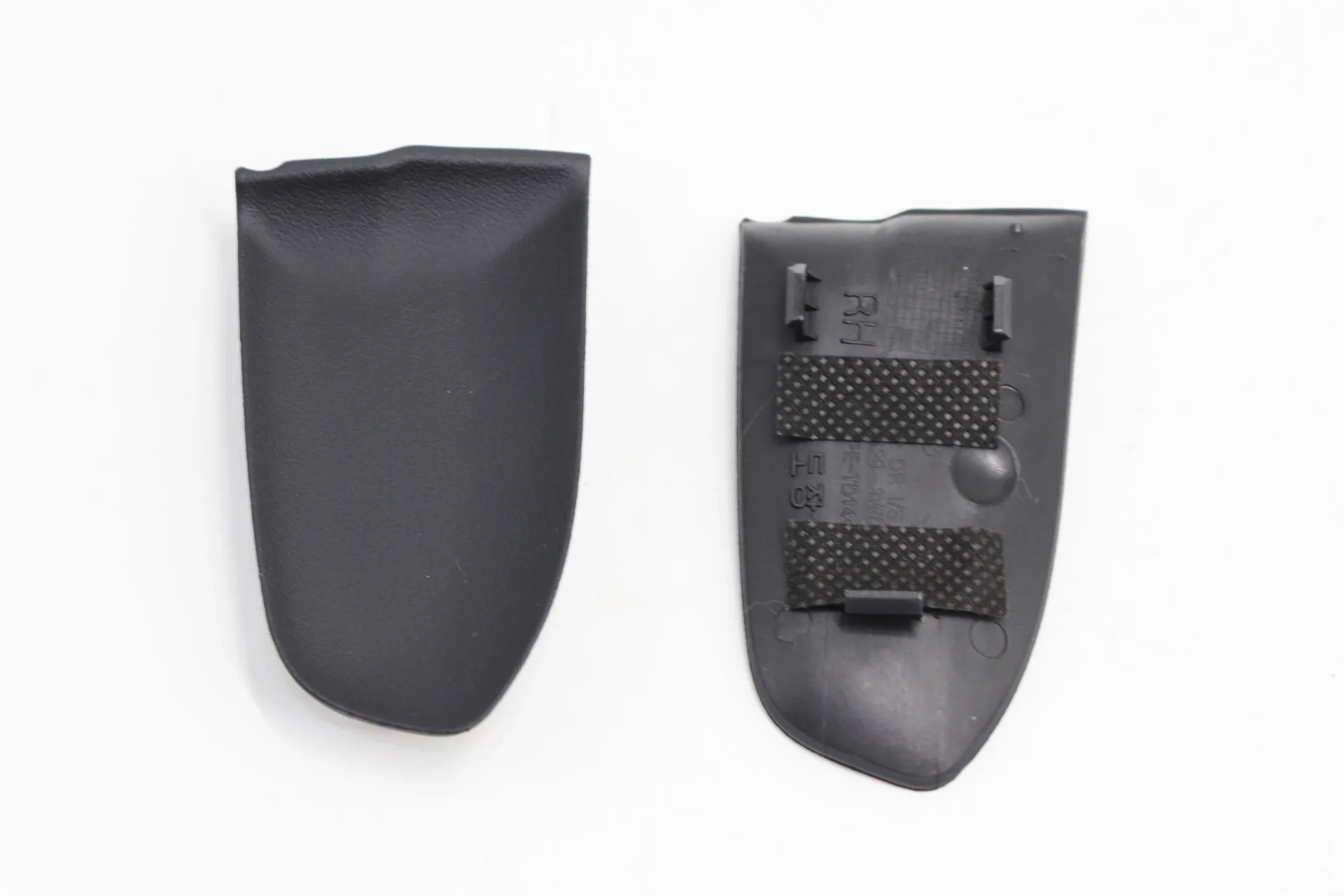 2Pcs Door inner handle plug cover door inner handle screw plug cover 826193W010 826293W010 For KIA sportage SPORTAGE