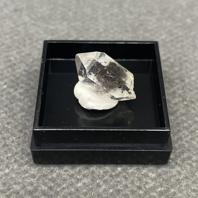 100% natural  crystal diamond gemstone+Box size:27*27*25mm