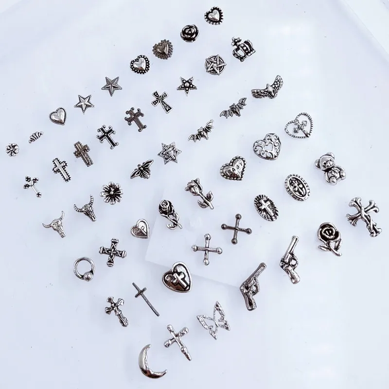 10 개/몫 한국 금속 합금 네일 아트 부품 빈티지 크로스 플라워 하트 총 문 베어 황소 박쥐 3D DIY 액세서리 스티커 매력