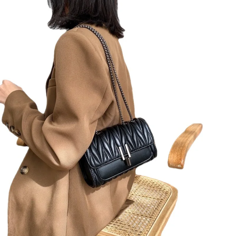 Unlock Summer Chic: Diamond Grid Lock Buckle Shoulder Bag - Your Stylish Crossbody Companion for Purses and Handbags!