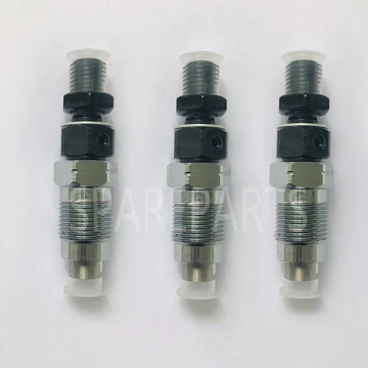 

3pcs/Lot 16032-53900 Fuel Injector For Kubota D905 D1005 D1105 V1205 V1305 V1505 16032-53902 16032-53000