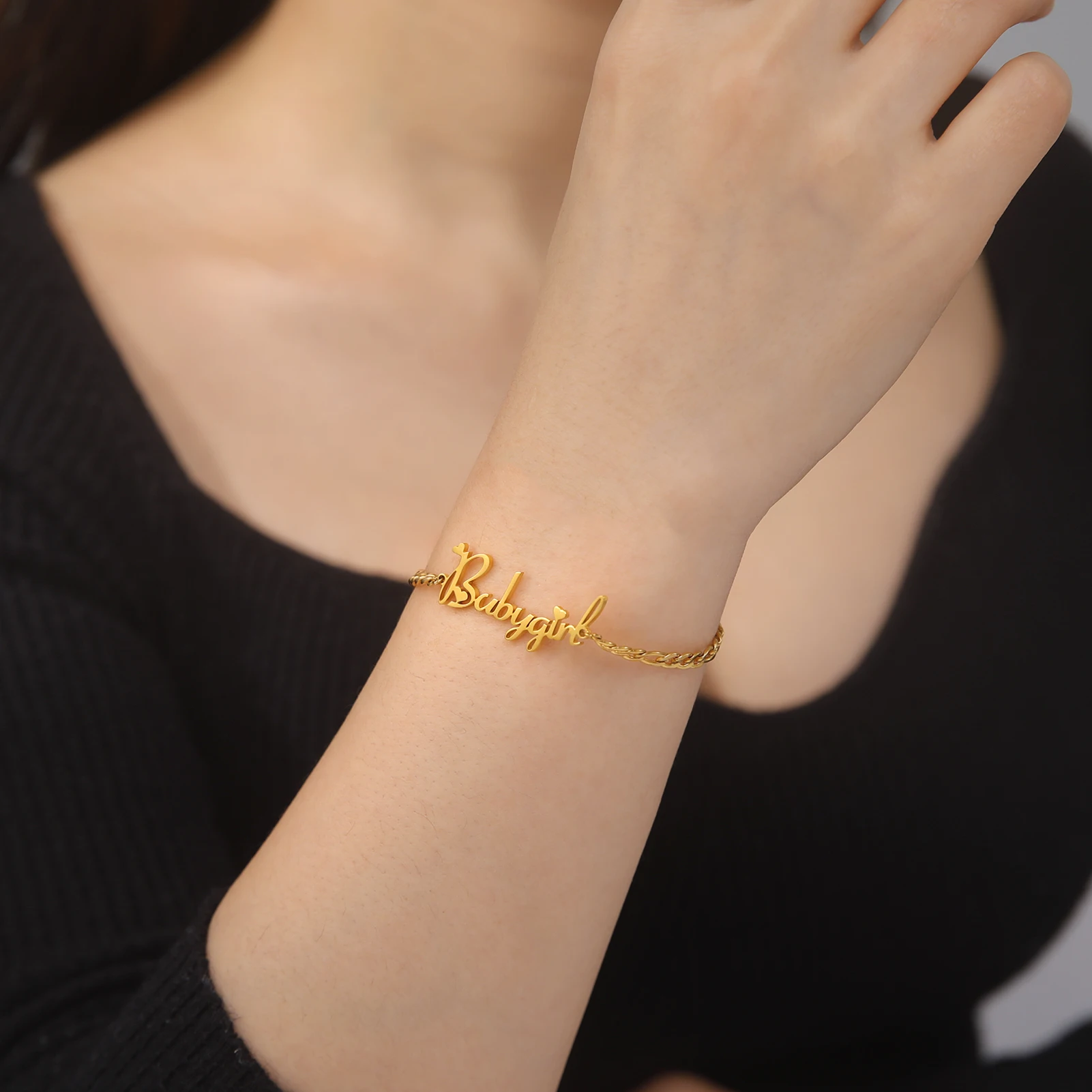 Sipuris 여자를위한 크라운과 사용자 정의 이름 팔찌 여자 스테인레스 스틸 맞춤형 맞춤형 독특한 팔찌 쥬얼리 어린이