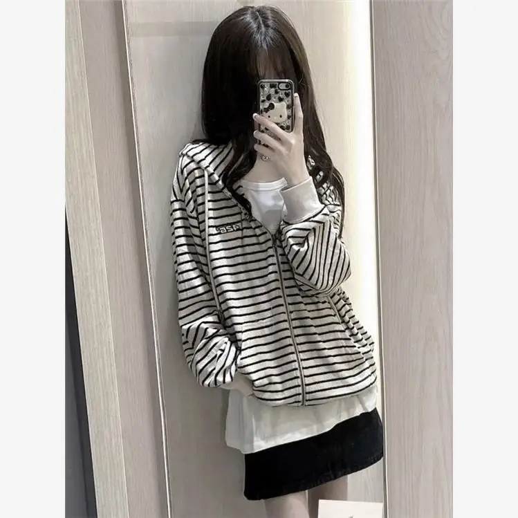 American Y2K Ʈ   ī ĵ      Ÿ Aibi Cultural Hooded Jaet Top