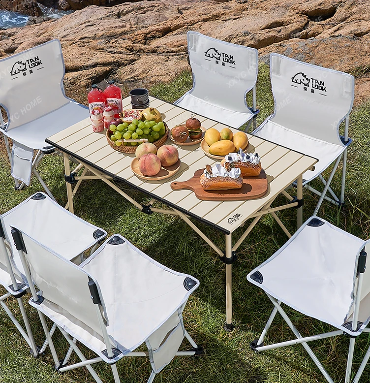 

Уличные складные столы и стулья в виде яиц