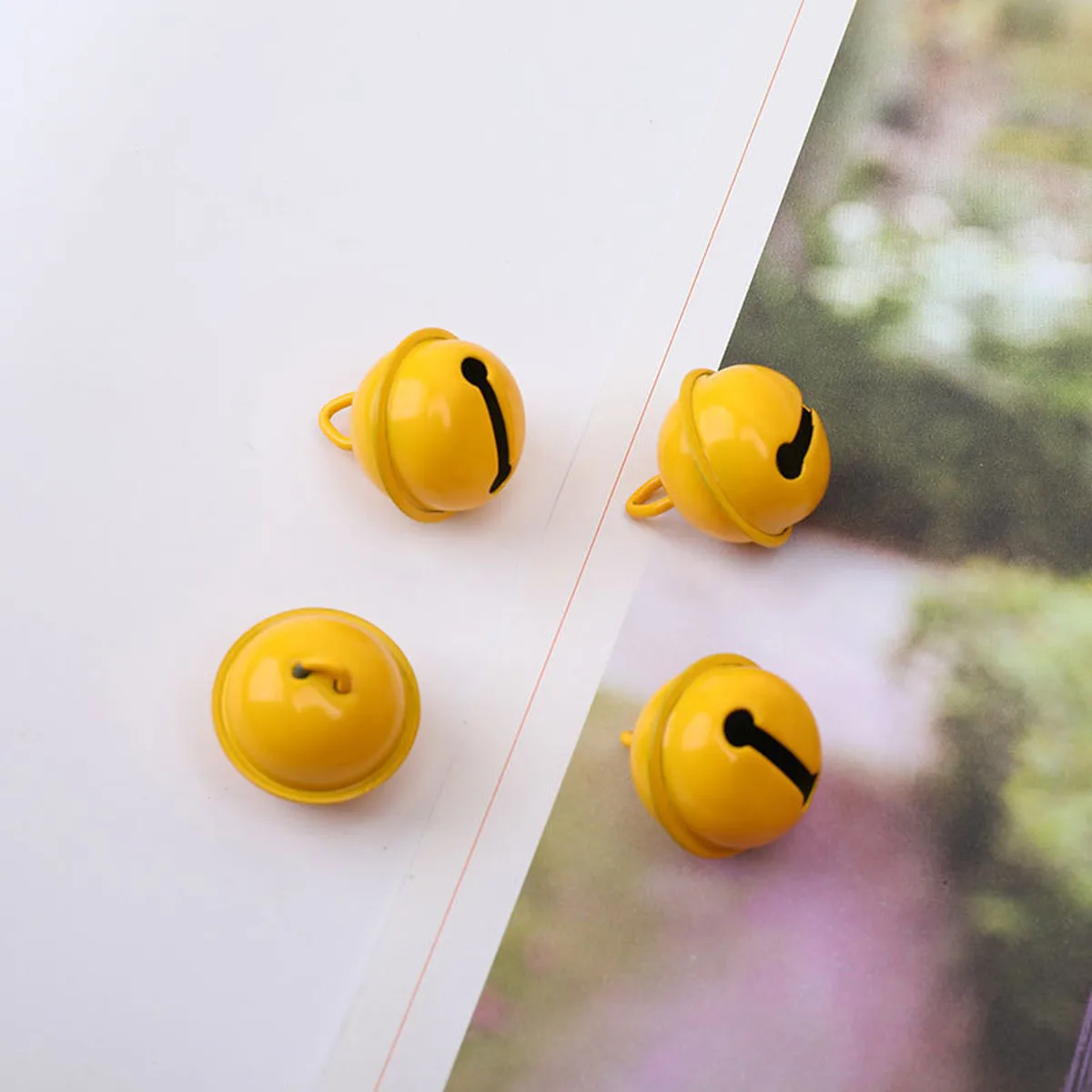 100PCS Candy Colors 20mm Round Jingling Bell Charm Pet Bell Pendant DIY Key Ring Jewelry Making Accessories Christmas Decoration