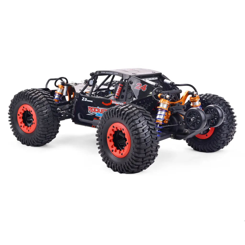 Crawler Buggy RC Brushless 4WD en équilibre sur un obstacle, démontrant ses capacités tout-terrain.