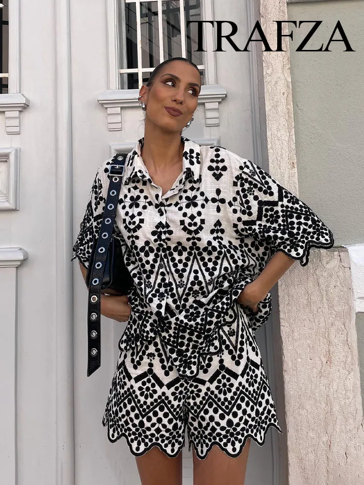 

Женский комплект из 2 предметов TRAFZA, однобортная рубашка с короткими рукавами и лацканами с вышивкой и шорты на молнии с высокой талией, TRAF