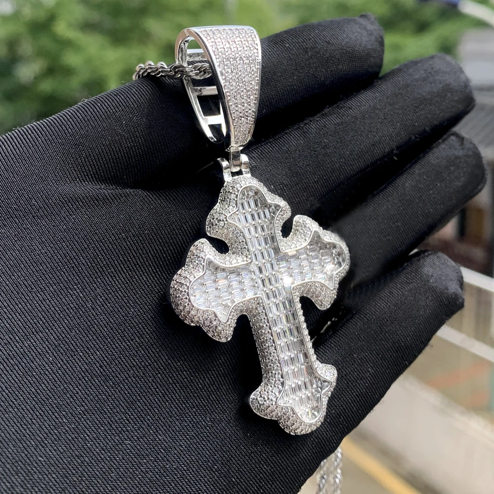 2024 High Quality Iced Out Cross Necklace For Women Men Prong Setting Bling Micro Pave Pendant Gold Color Charm Hip Hop Jewelry