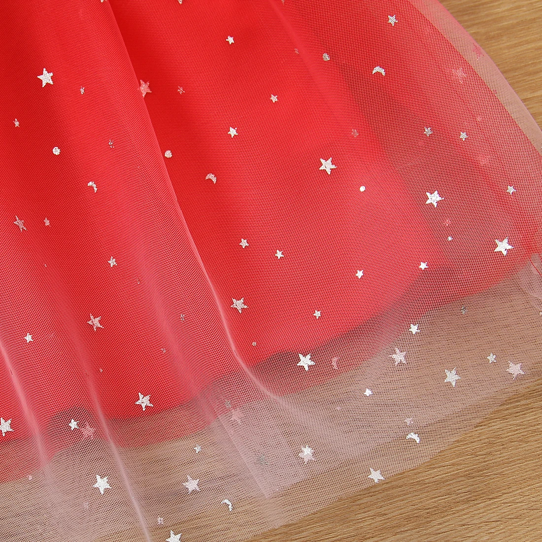 thumbnail image 5 of Vestido rojo con diseño de estrellas navideñas y purpurina para niña pequeña, 5 of 5