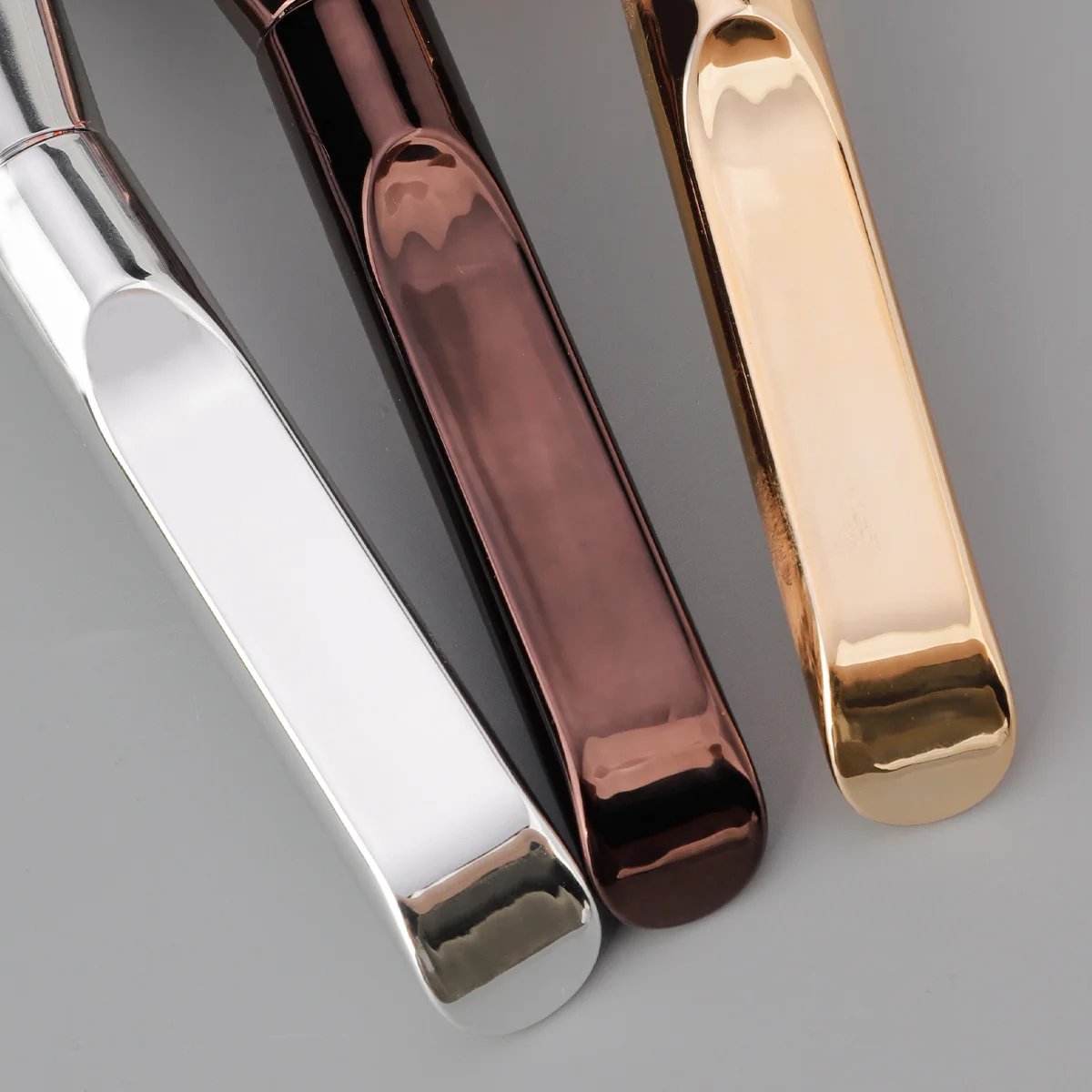 1PCS Ultra Thin Foundation Brush Synthetic Bristles Precision Application for Liquid Cream Streak-free All Skin Types Tools 4