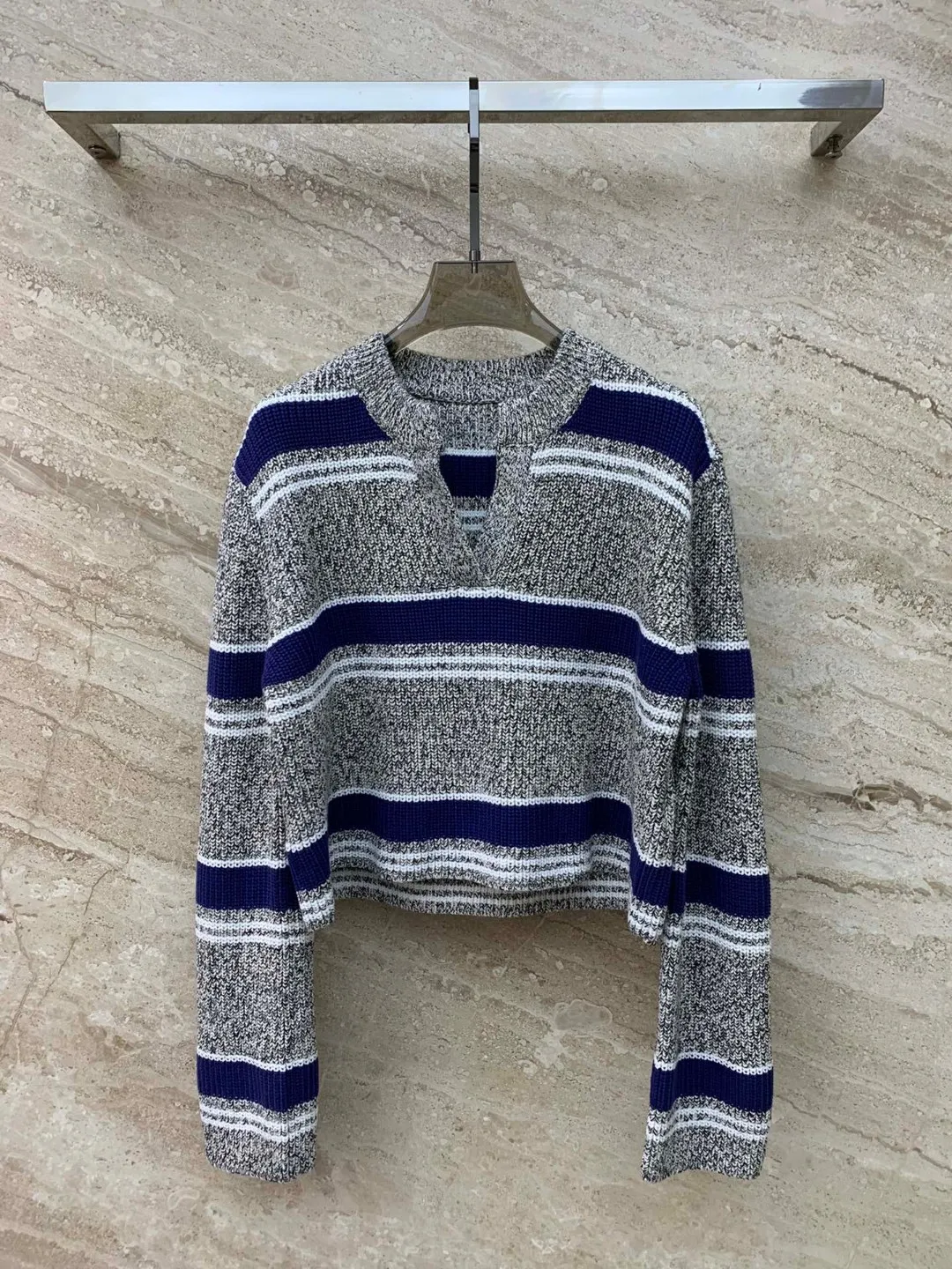 

2023 Women's Clothing Fashion round neck small V opening decorative knitted sweater Autumn Winter New