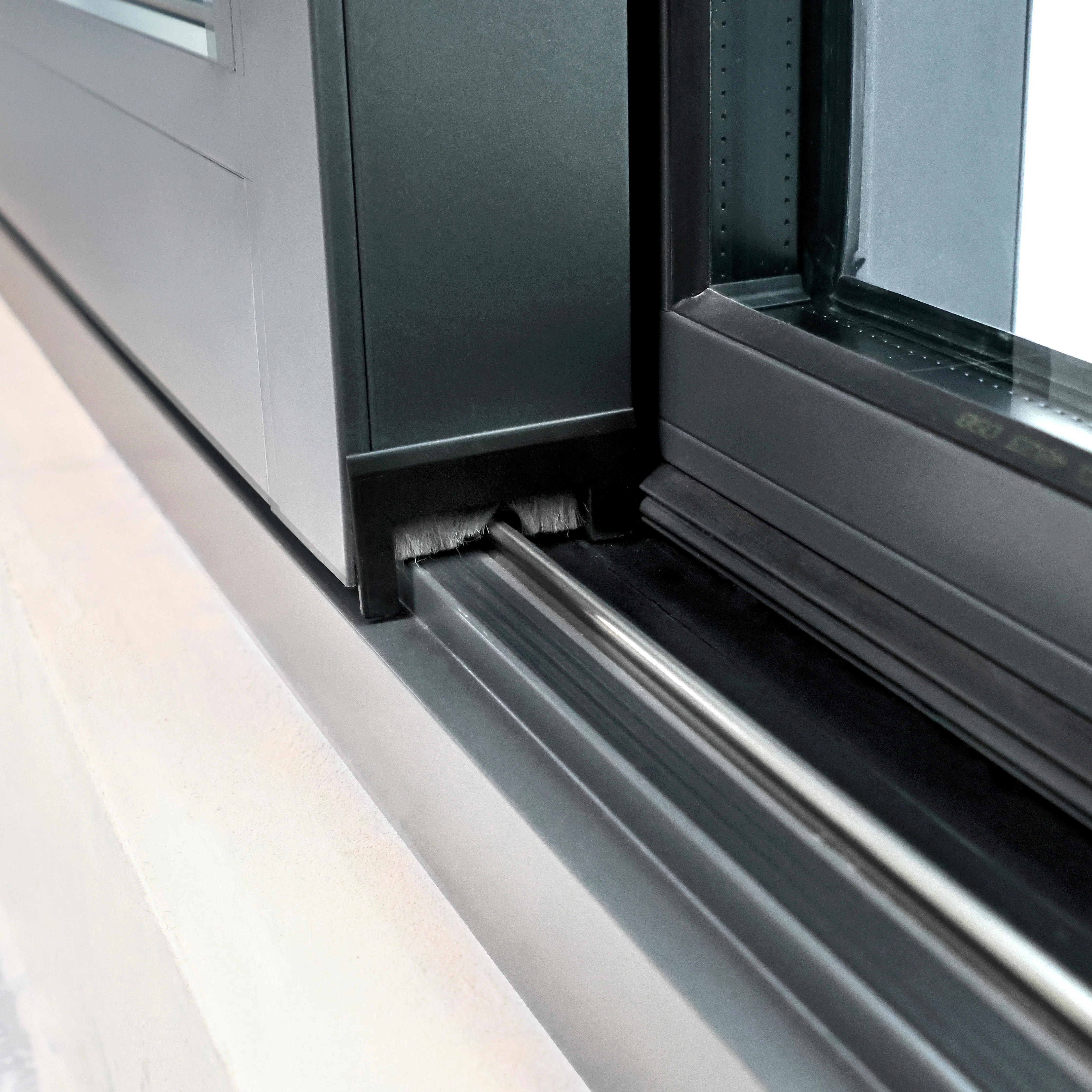 ISUMER 2.0mm Aluminum Profile Alloy Slim-framed Double-glazed Glass Modern Style Custom-made Sliding Door